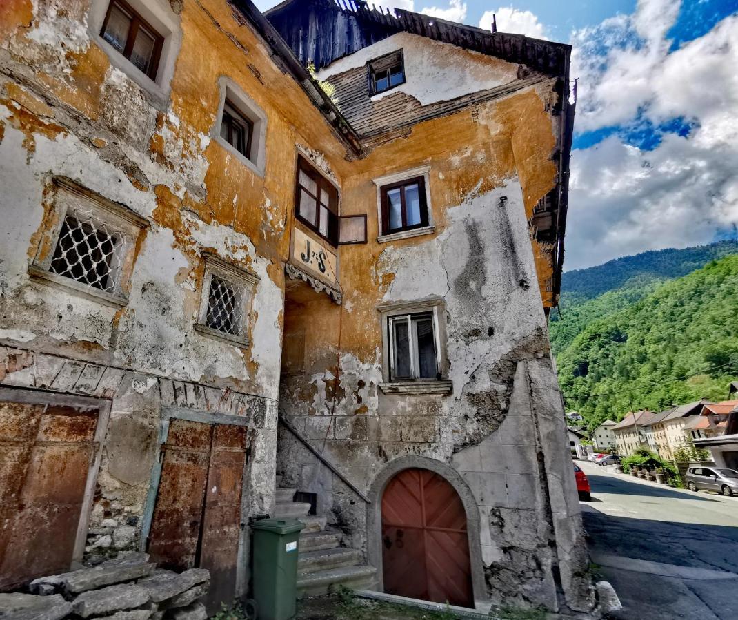 Bajta Kroparica Екстериор снимка