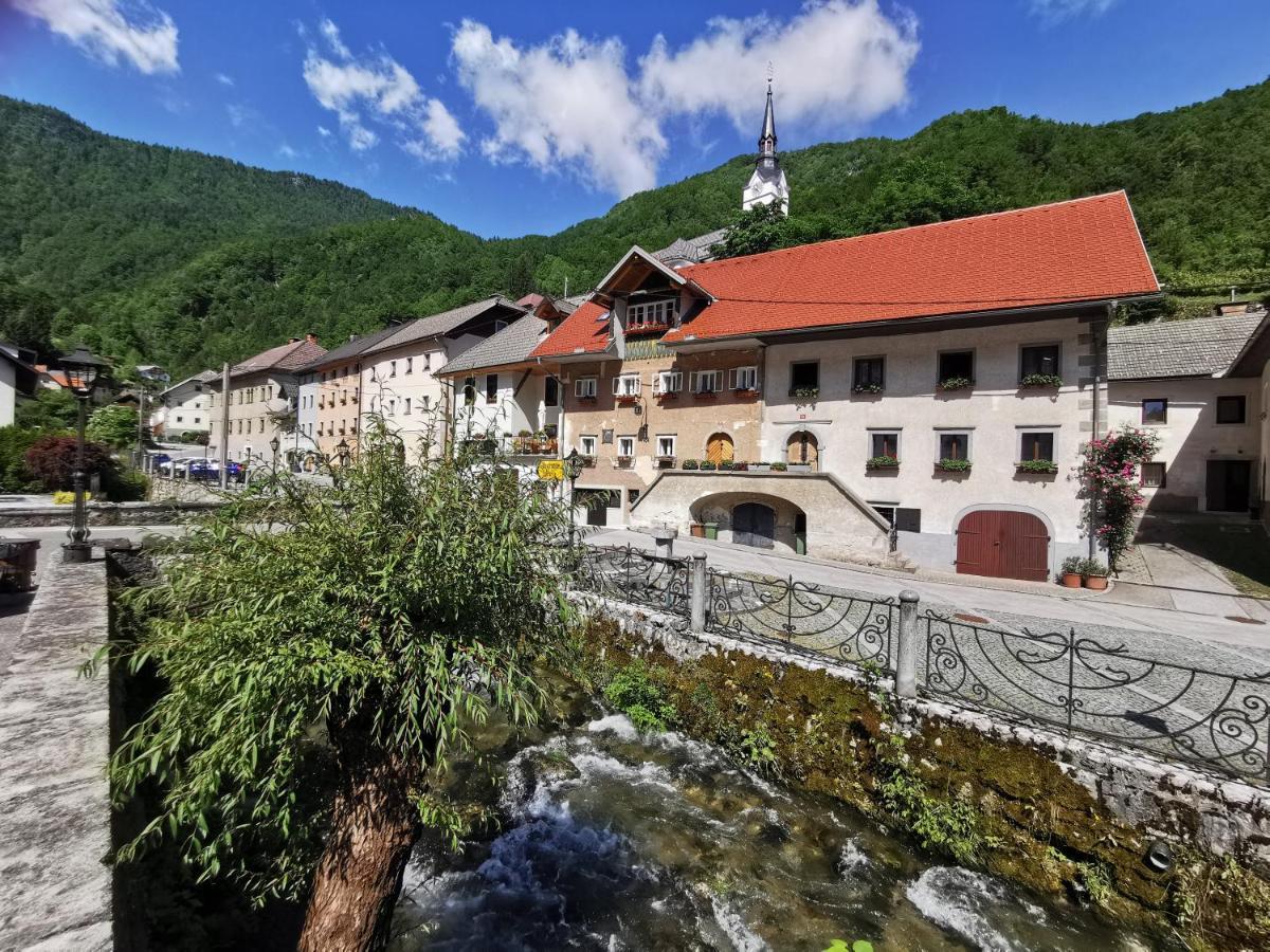 Bajta Kroparica Екстериор снимка