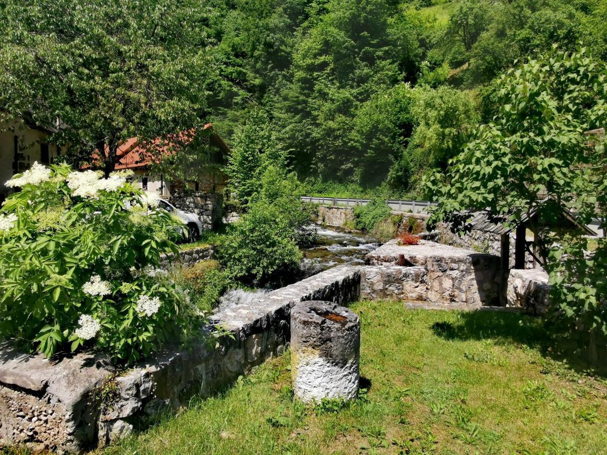 Bajta Kroparica Екстериор снимка