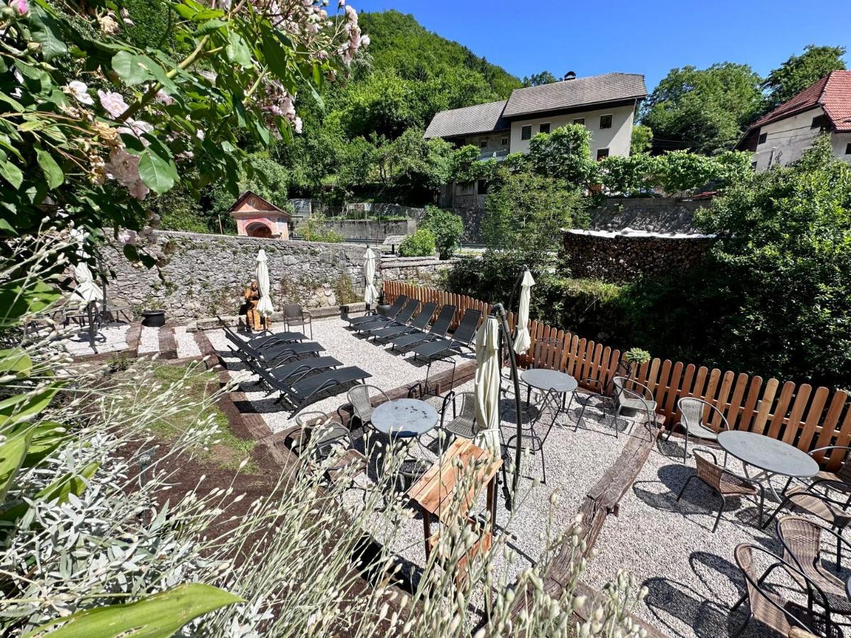 Bajta Kroparica Екстериор снимка