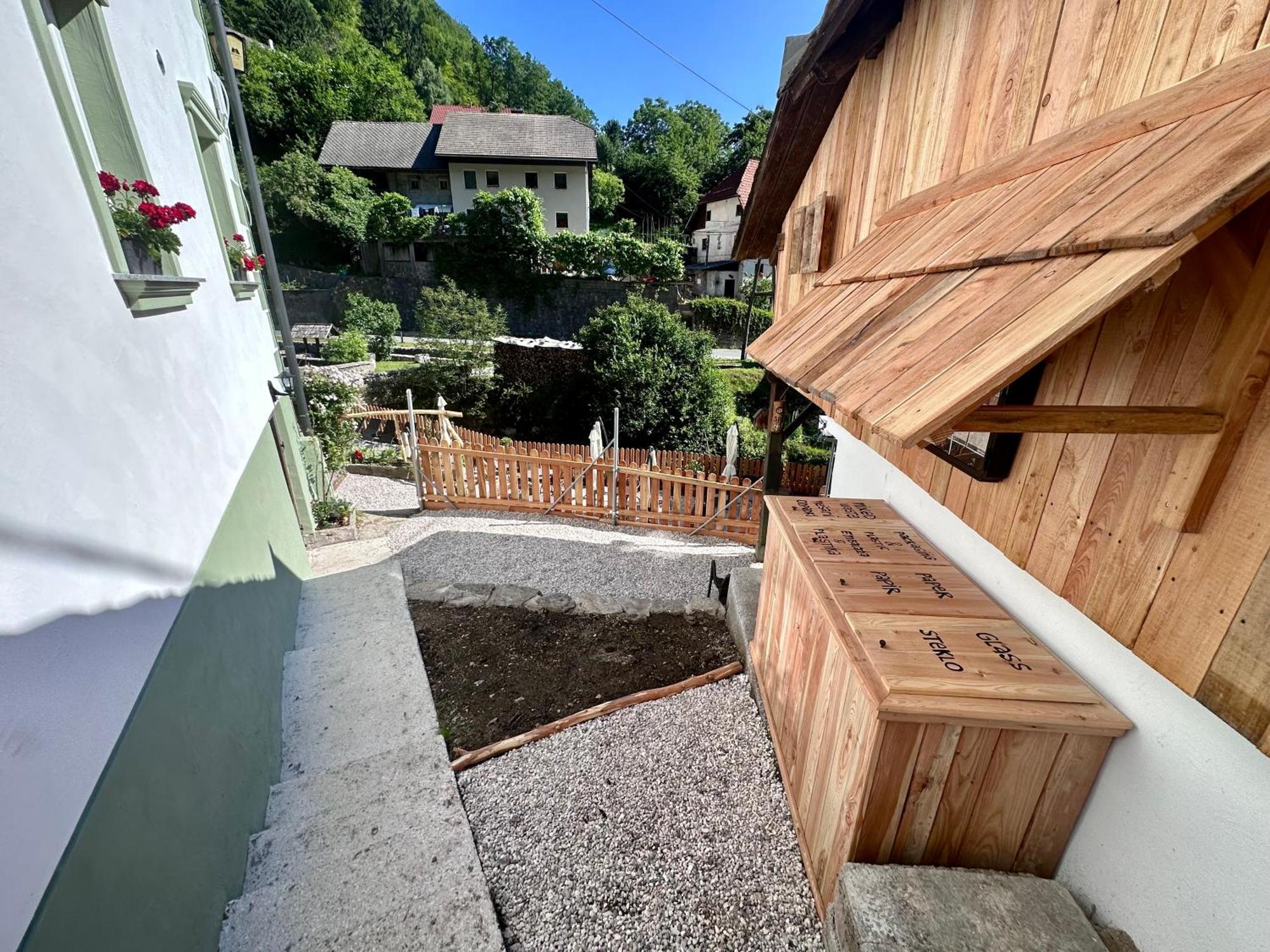 Bajta Kroparica Екстериор снимка